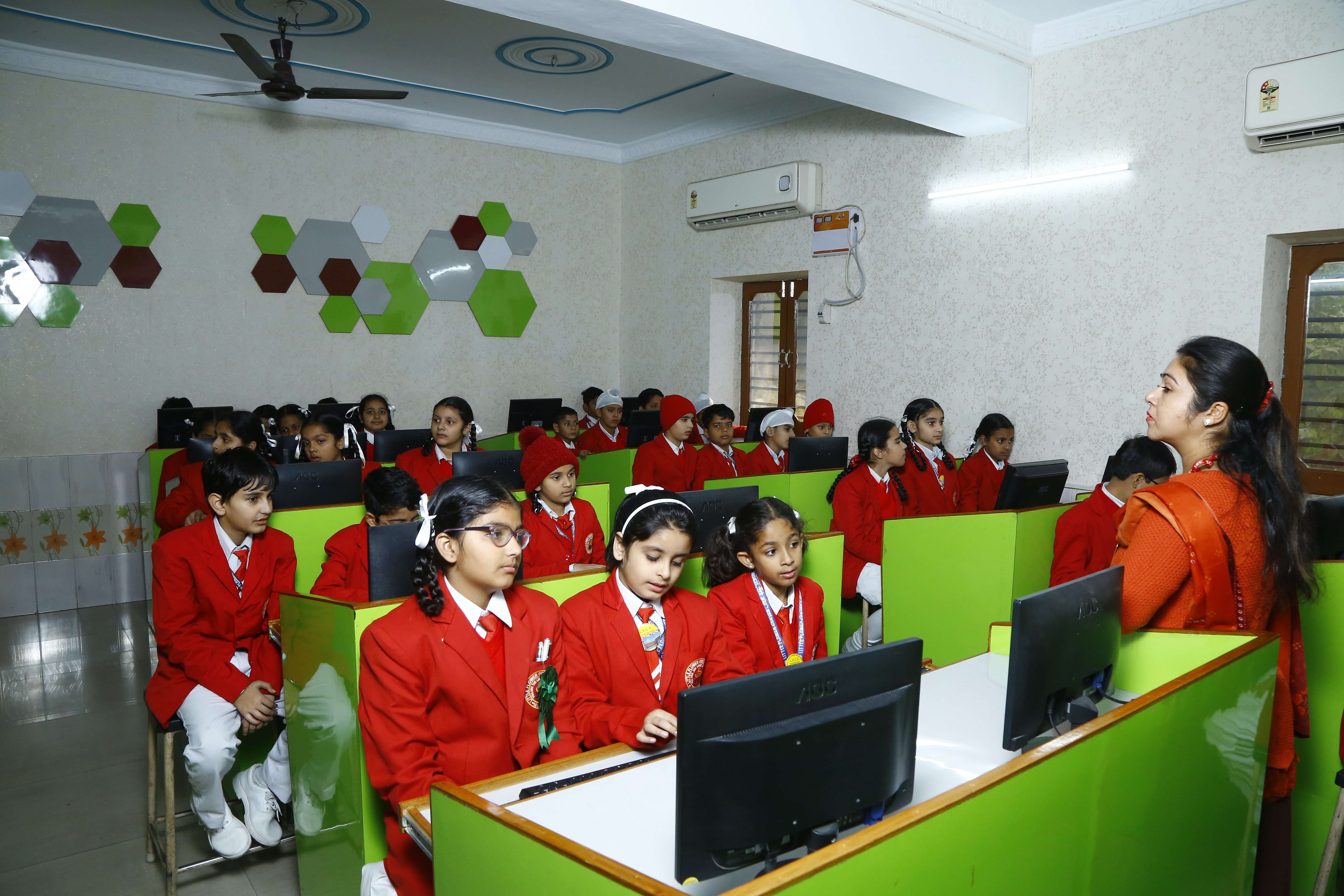COMPUTER LAB